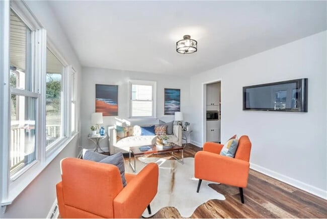 Building Photo - 21507 Court St