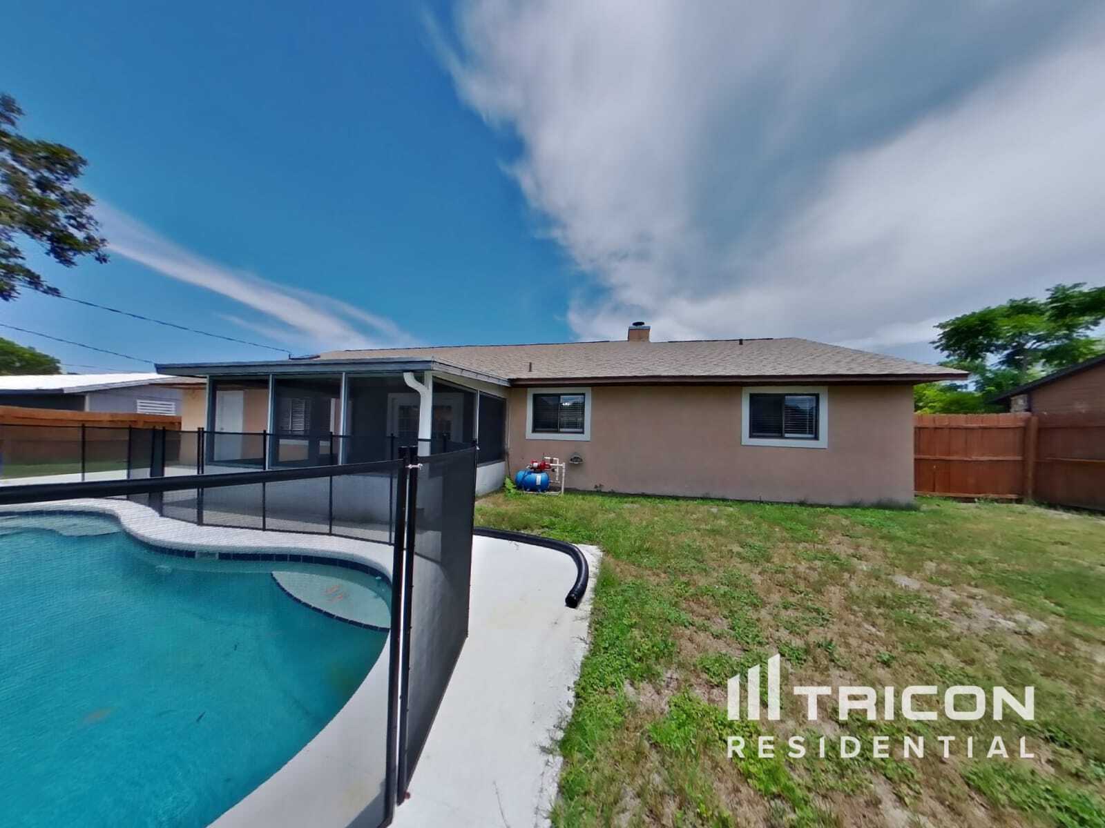 Building Photo - 2360 Date Palm Dr