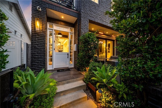 Building Photo - 2037 E Ocean Blvd