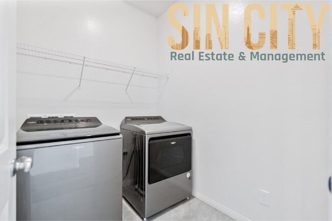 Building Photo - 11828 Black Canary Ave