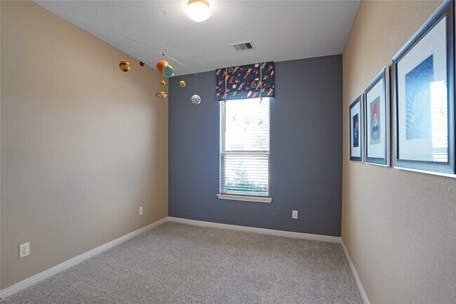 Building Photo - 2210 Thunderbolt Peak Dr