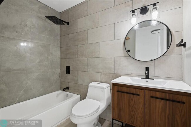 Building Photo - 1200 SW 52nd Ave