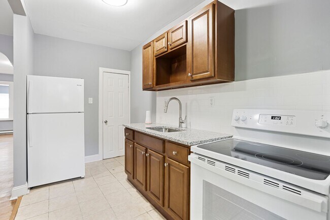 Building Photo - 5211 Litchfield St