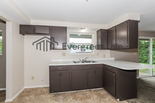 Building Photo - 5862 Brandt Pike