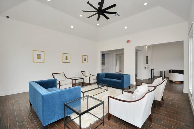 Building Photo - 11807 Kinlough Dr