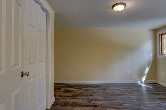 Building Photo - Fully Remodeled 2 Bedroom Westside ADU on NW Portland Ave - River West Neighborhood