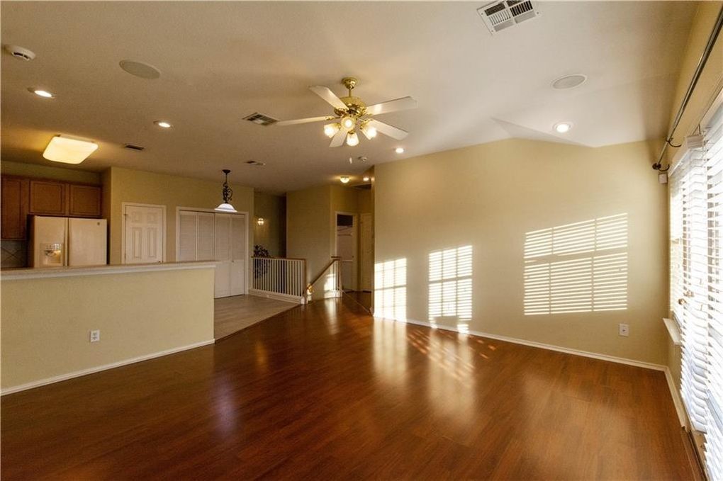 Living Room 1 - 1900 Scofield Ridge Pky