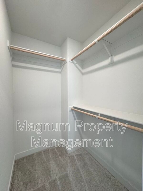 Building Photo - 30769 Valley Heights Dr.