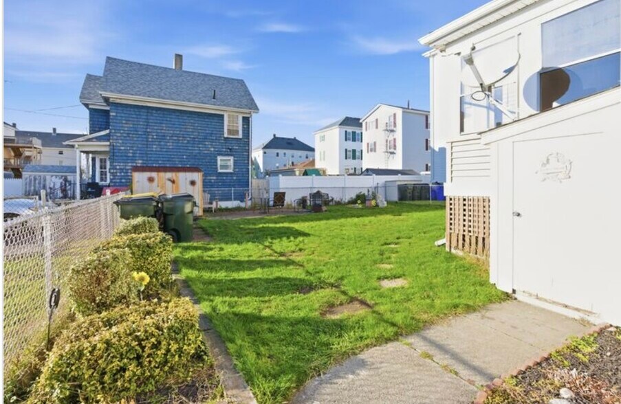 Building Photo - 32 Oregon St