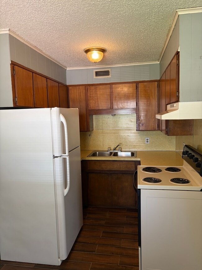 Building Photo - 205 N 37th St