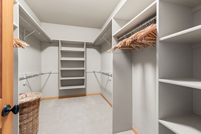 Building Photo - 3300 Graf St