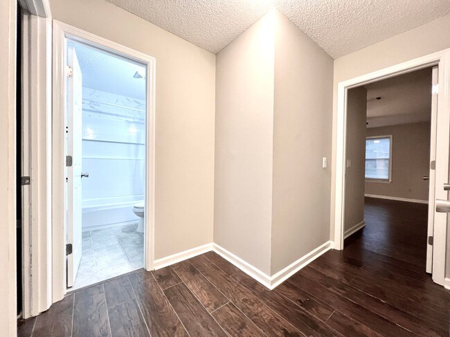 Building Photo - AVAILABLE JUNE [NO PETS PERMITTED]