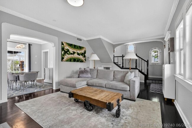 Building Photo - 412 El Prado
