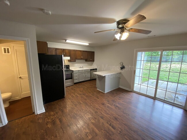 Building Photo - 719 Olde Greenwich Cir