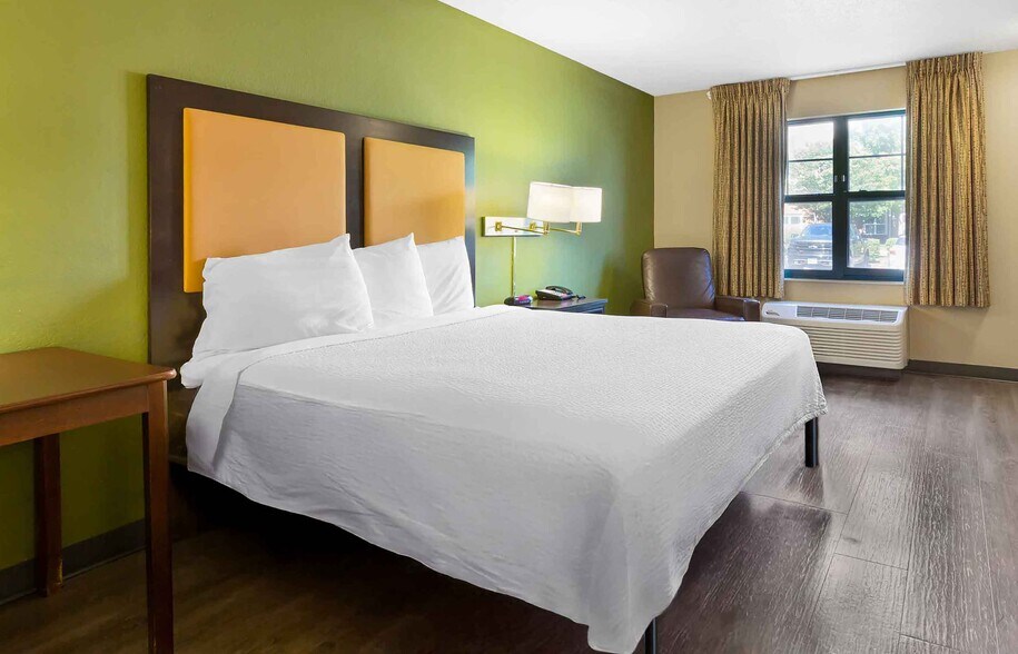 Building Photo - 52 4th Ave