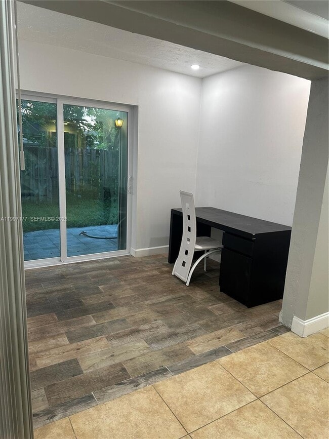 Building Photo - 9724 SW 142nd Pl