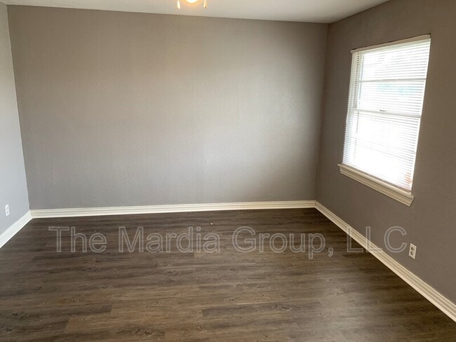 Building Photo - 2628 Healey Dr