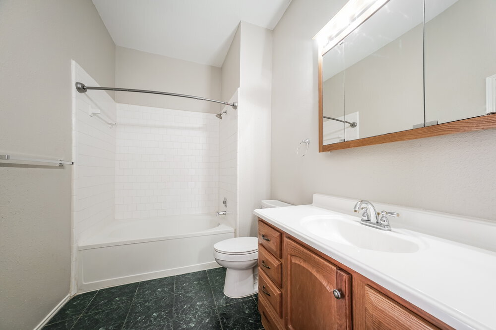 Building Photo - 17219 Harmony Hill Dr
