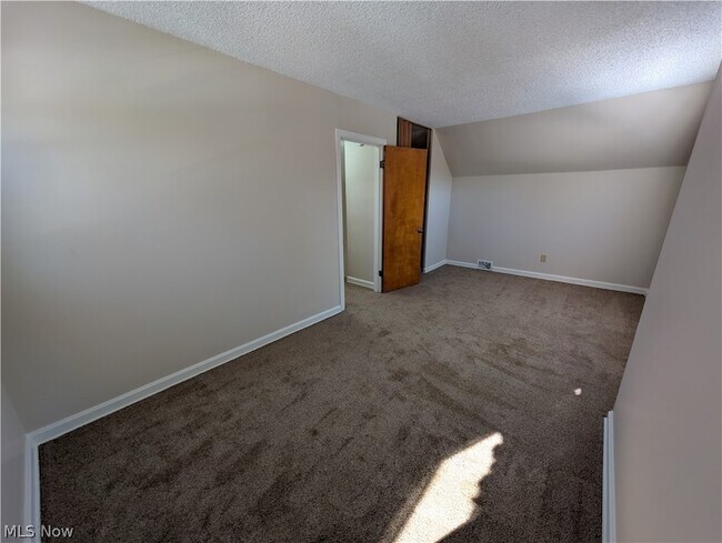 Building Photo - 703 Avondale St