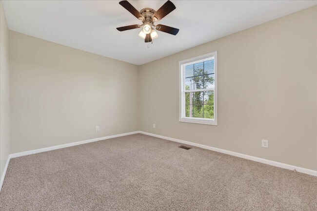 Building Photo - Pet Friendly Two Bedroom!