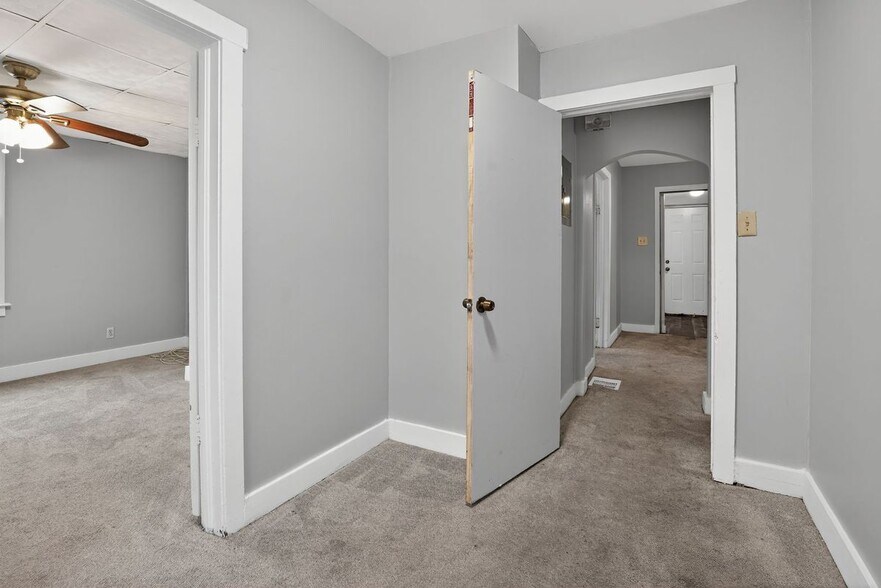 Building Photo - 184 Greenfield Ave