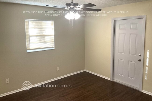 Building Photo - 5857 79th Ave