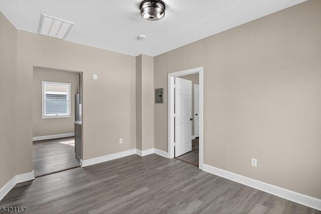 Building Photo - 378 Grand St