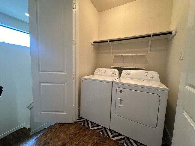 Building Photo - For Lease | 3 Bed, 3.5 Bath | 2,138 Sq Ft ...