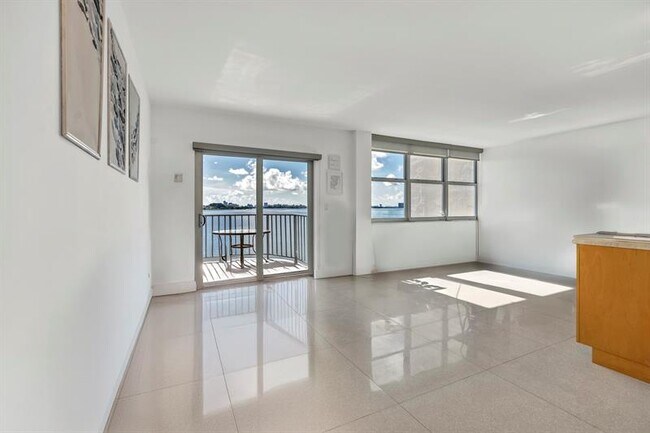 Building Photo - 11930 N Bayshore Dr