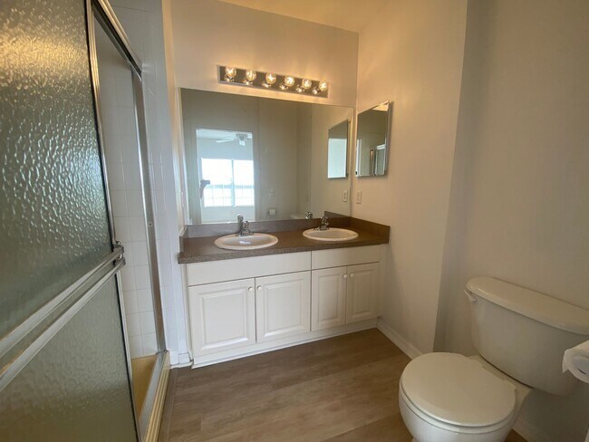 Building Photo - 2140 Heron Lake Dr