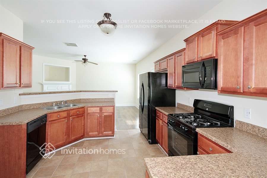 Building Photo - 134 Lynnfield Cir SE