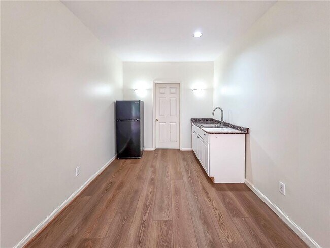 Building Photo - 2502 Oak Hill Overlook