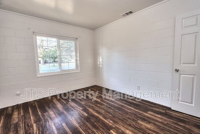 Building Photo - 5912 21st Ave