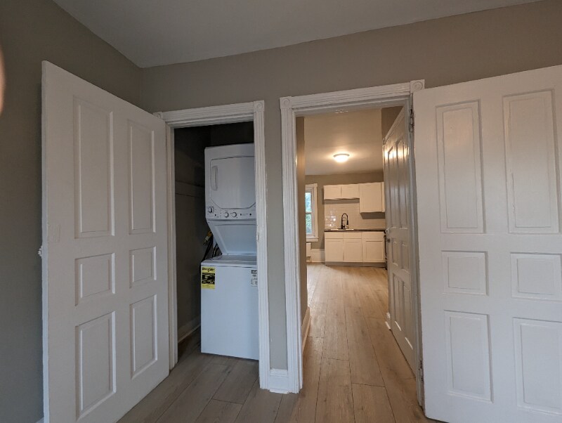 Building Photo - 250 S 44th St