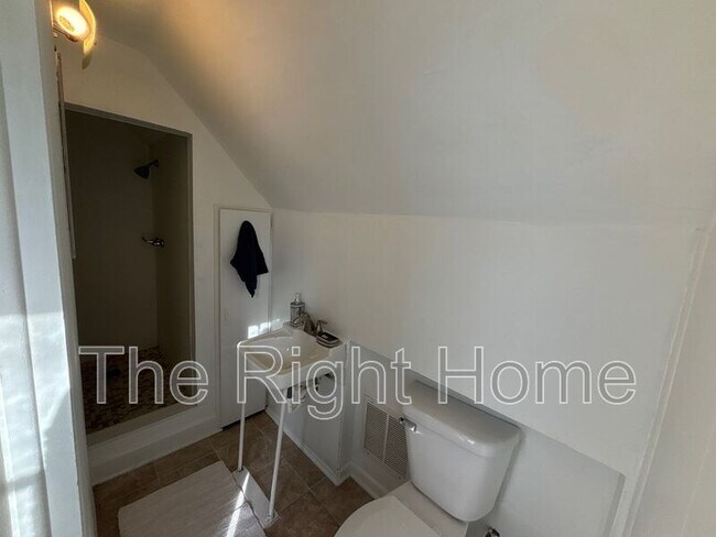 Building Photo - 3021 Harney St