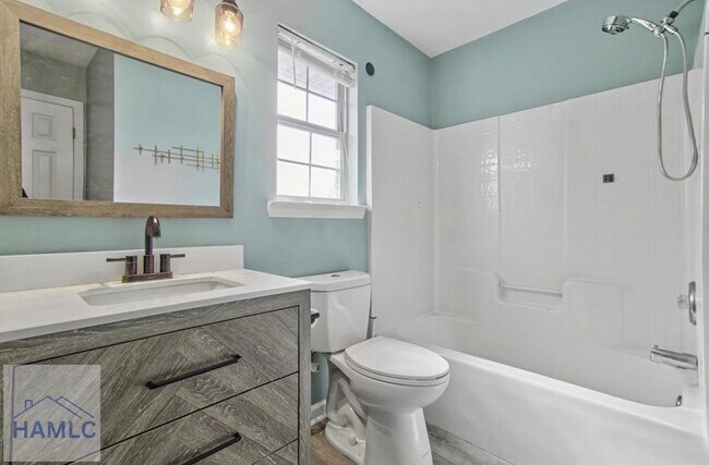 Building Photo - 404 Clairemore Cir