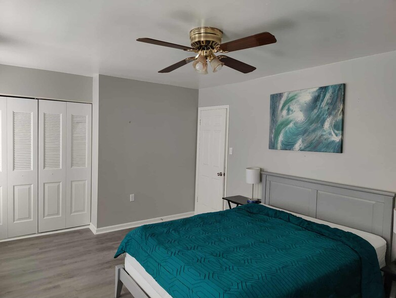 Master bedroom (3rd floor) - 11573 Overleigh Dr