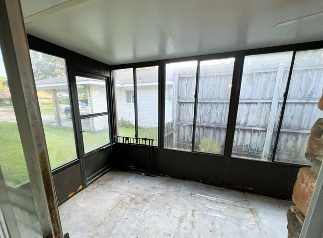 Building Photo - Newly Updated 4 Bedroom House for Rent, ne...