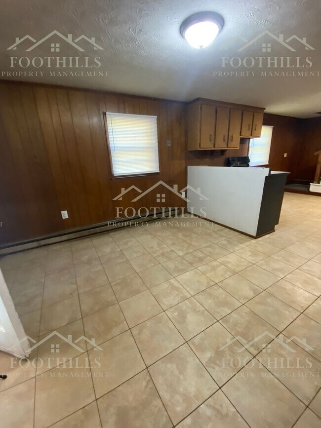 Building Photo - Cozy 1-Bed Detached Apartment with Spaciou...
