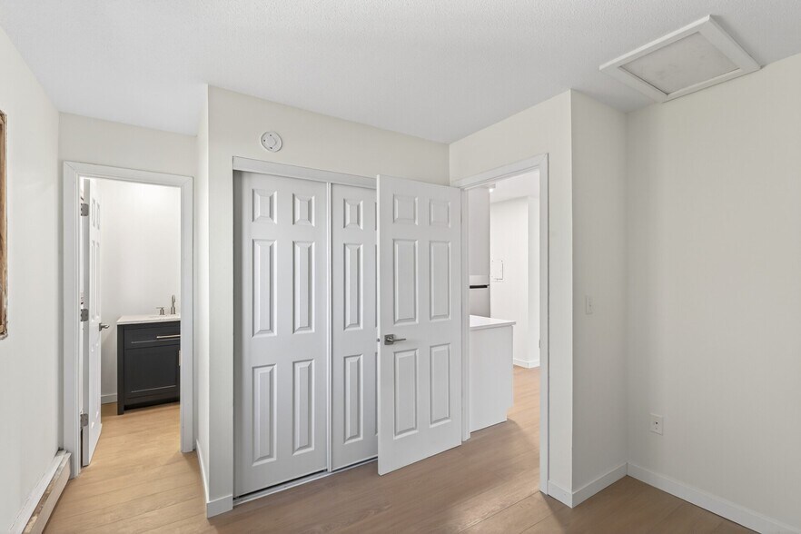 Building Photo - 1975 Central Ave