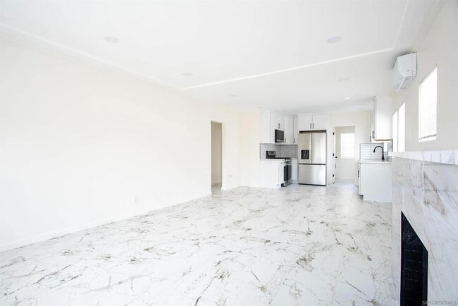 Building Photo - 6352 Holabird St
