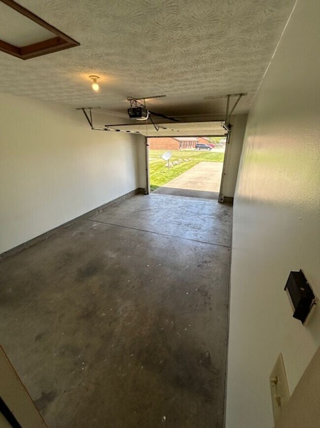 Building Photo - 1565 Wayne St