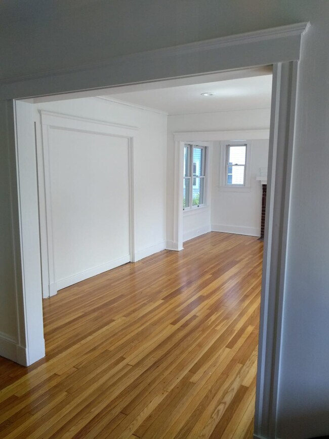 Building Photo - 33 Claymoss Rd