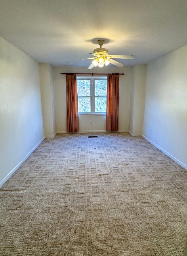 Building Photo - 74 Lockes Way