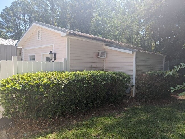 Building Photo - 351 Bayshore Dr