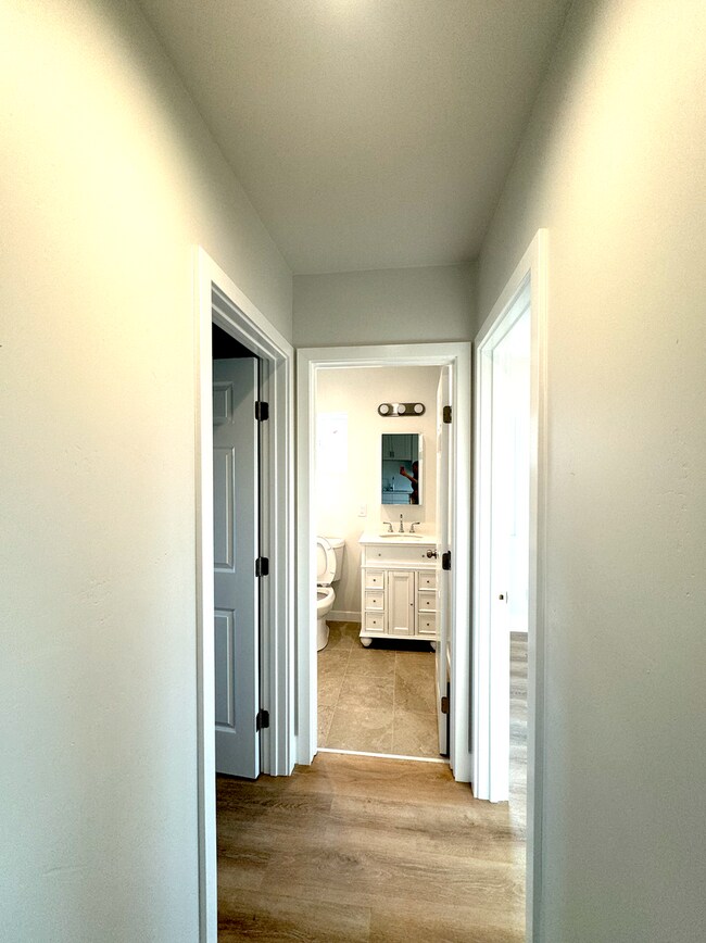 Building Photo - Canyon View Duplex w/ utilities (electric) included