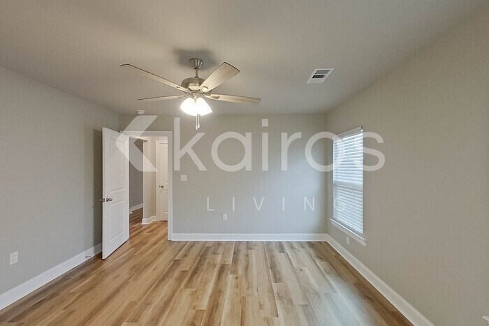 Building Photo - 13751 Pinyon Dr