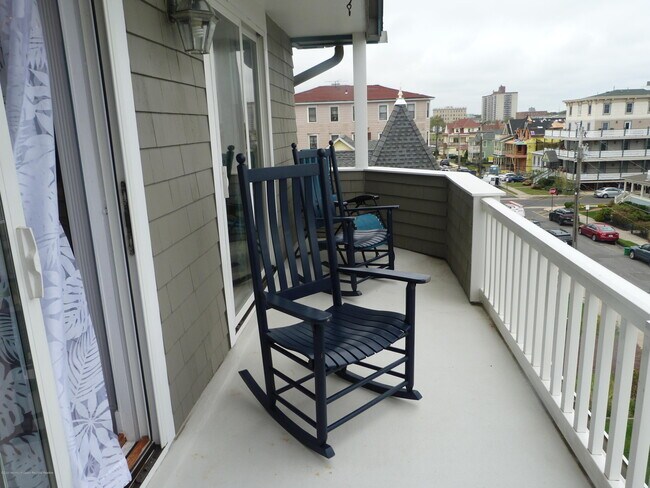 Building Photo - 4 Ocean Ave N