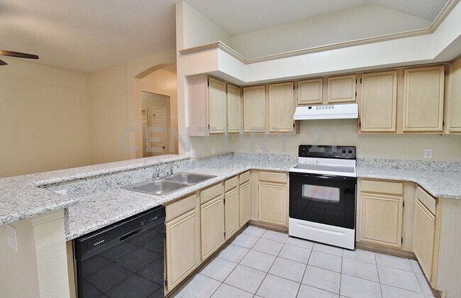 Building Photo - Charming 3/2/2 in High Pointe For Rent!