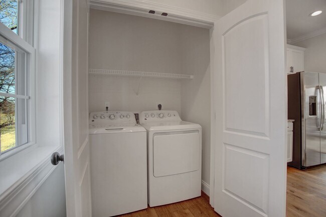 Building Photo - 971 Old Elizabethtown Rd